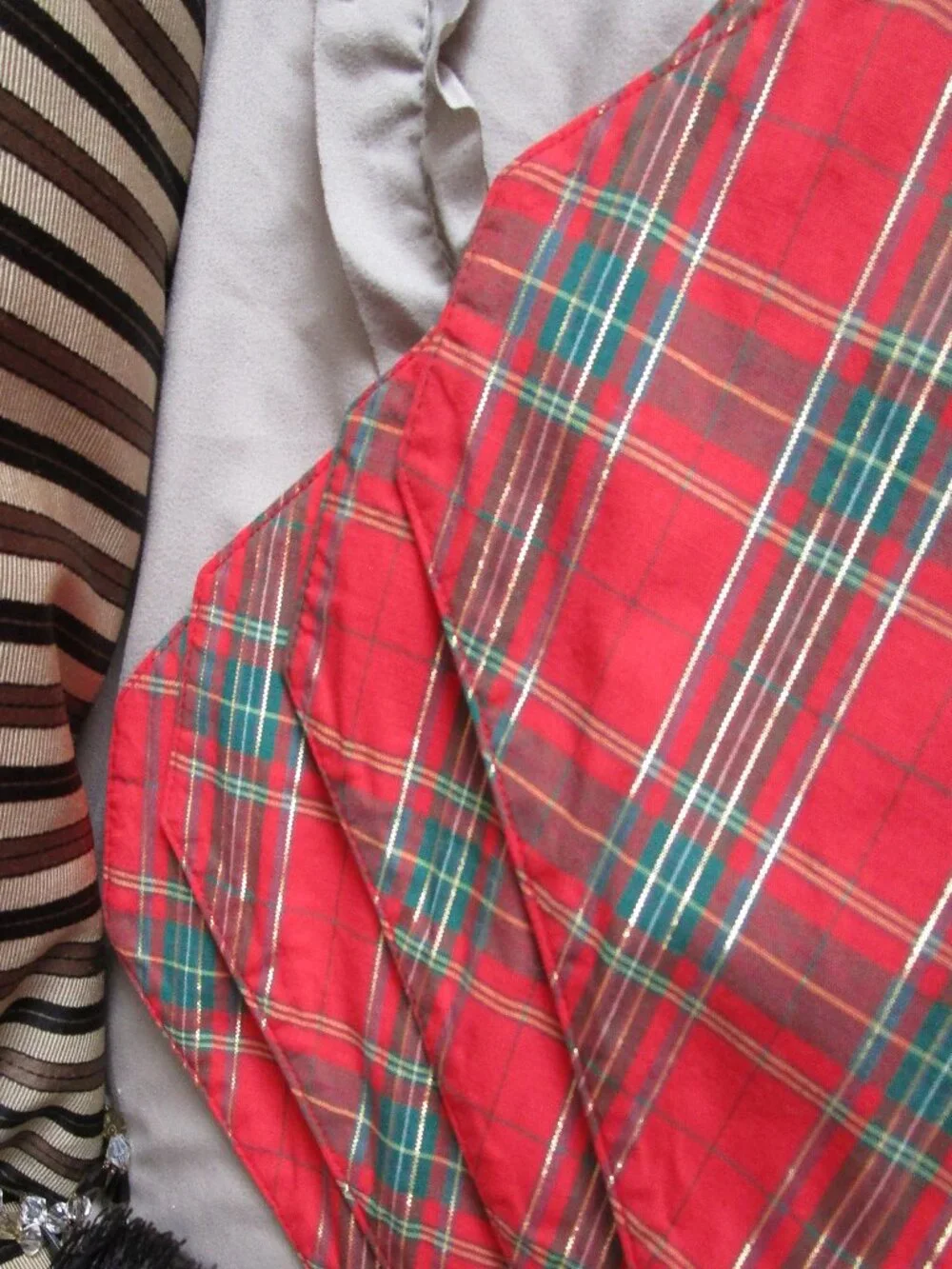 set of metallic threaded plaid placemats